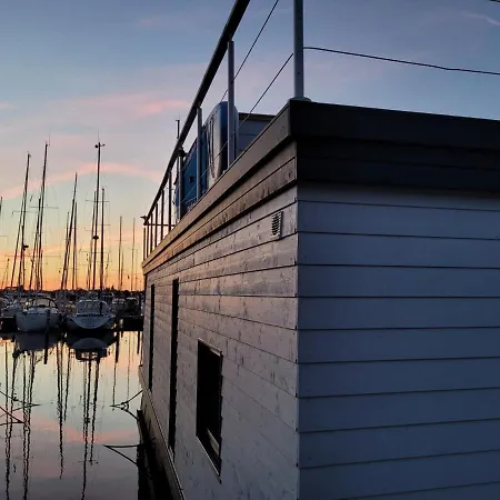 Boie - Stern Hausboot *